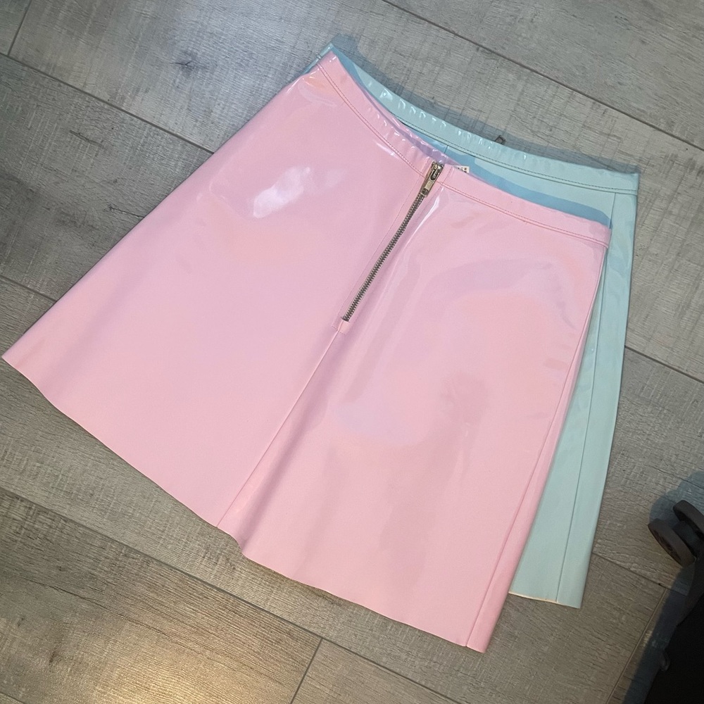 american apparel patent leather skirt in size S - baby pink